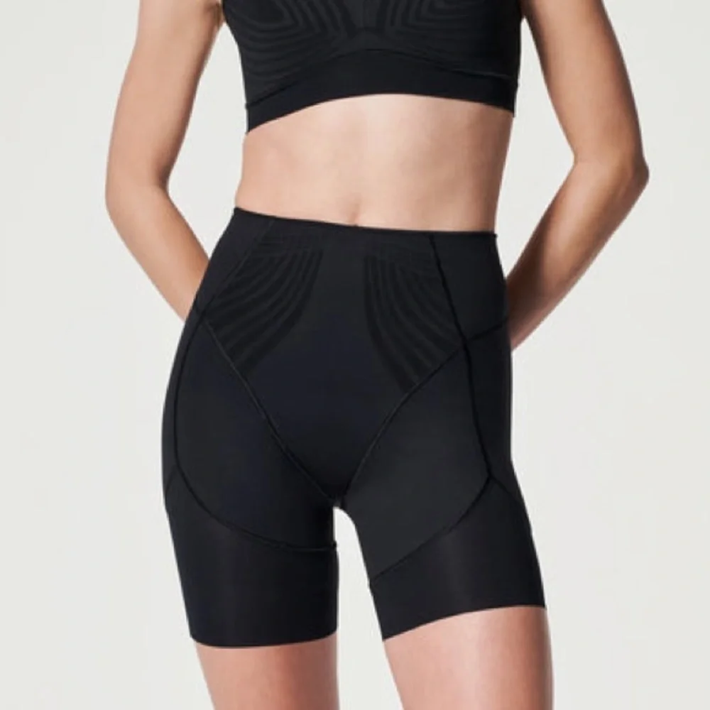 NWT SPANX Haute Contour Mid-Thigh Short size XL in Black